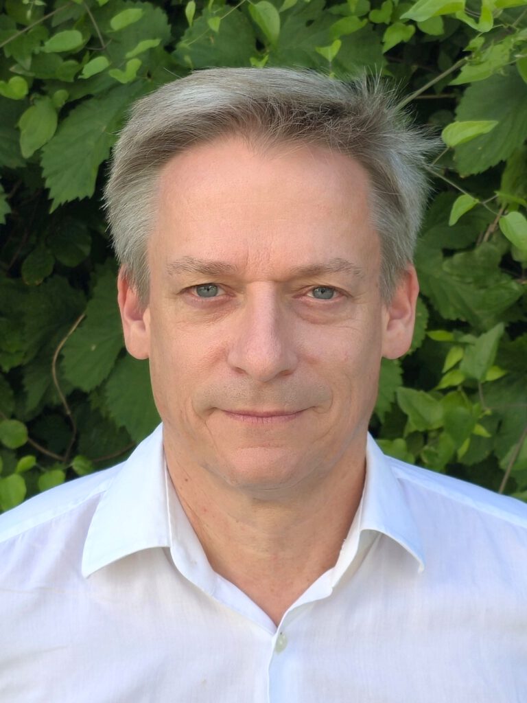 Portrait of Prof. Dr. Henning Breuer